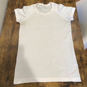 Swiftly Tech Short-Sleeve Shirt 2.0